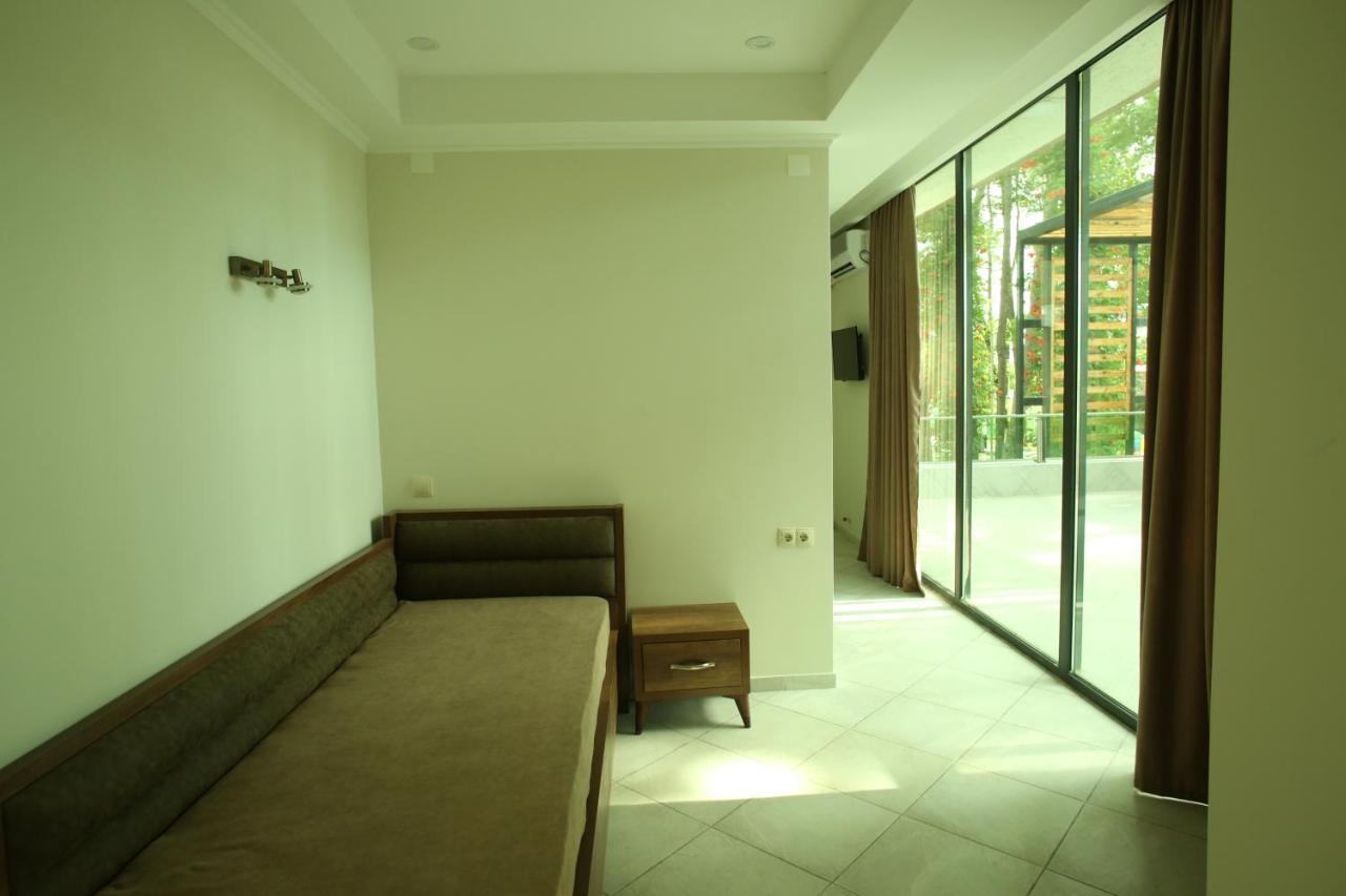 Magnetiti Hotel Ureki Exterior photo